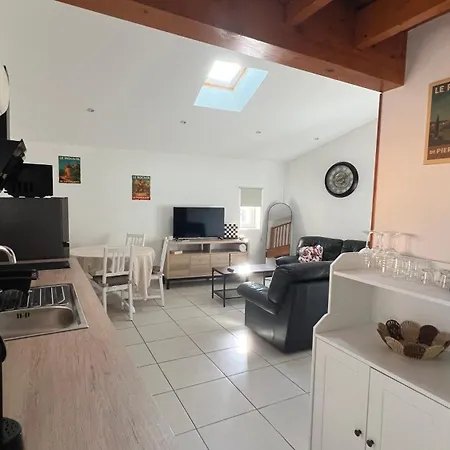 Logis Des Abeilles Sejour-tricastin Apartment Pierrelatte
