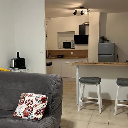 Logis Des Abeilles Sejour-tricastin Apartment