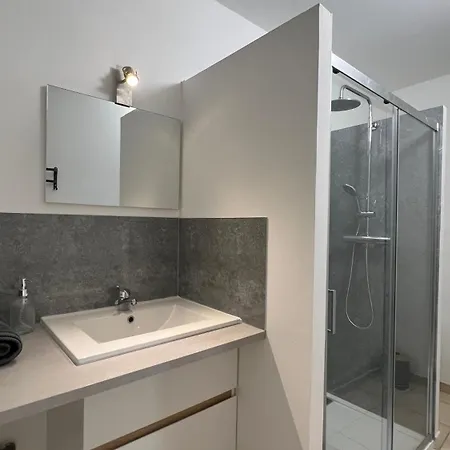 Logis Des Abeilles Sejour-tricastin Apartment