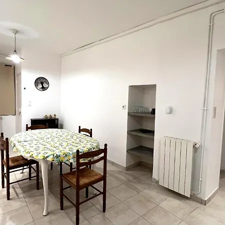 Logis Des Abeilles Sejour-tricastin Apartment